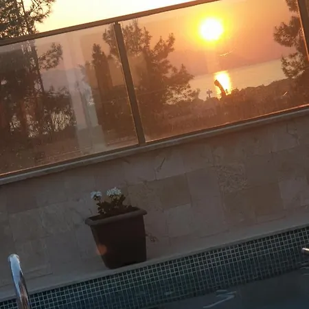 Schoene Im Gruenen Mit Privater Pool Und Meeresblick *
