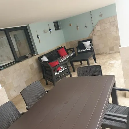 Schoene Im Gruenen Mit Privater Pool Und Meeresblick Apartmán Kusadası