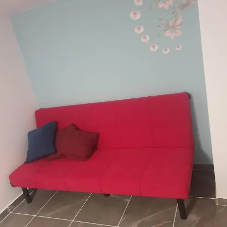 Schoene Im Gruenen Mit Privater Pool Und Meeresblick Apartmán