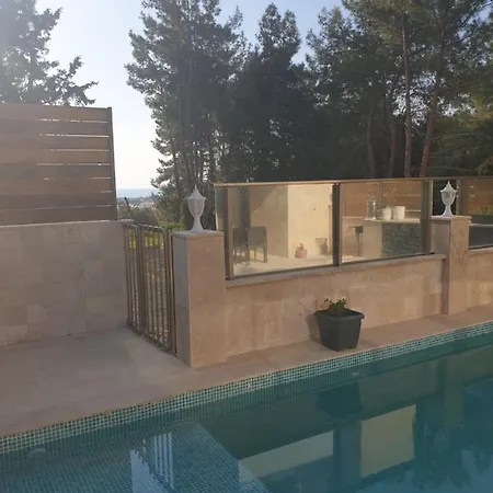 Apartman Schoene Im Gruenen Mit Privater Pool Und Meeresblick